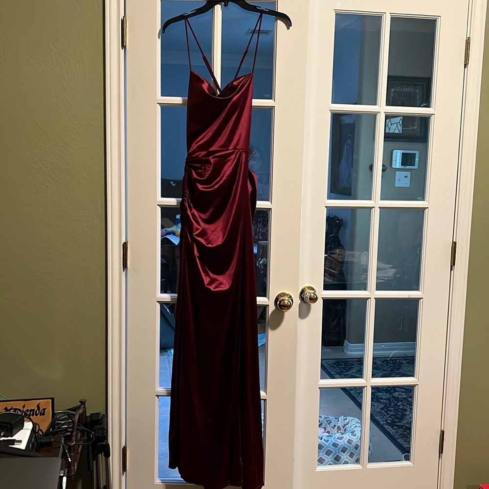 Slimming Formal Long Strappy Dress Burgundy - Picture 2 of 5